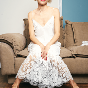 Abito per la notte con pizzo realizzato a mano - immagine 2